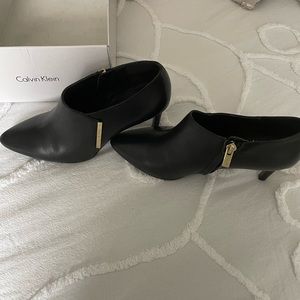 Used only twice so they look new! 3” heel. Super comfortable